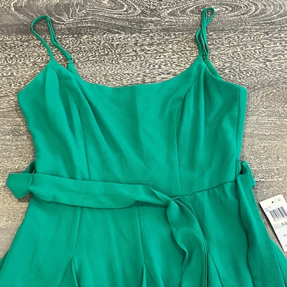 New B. Darlin Size 1/2 Vibrant Green Spaghetti Strap Mini Dress - Picture 4 of 11